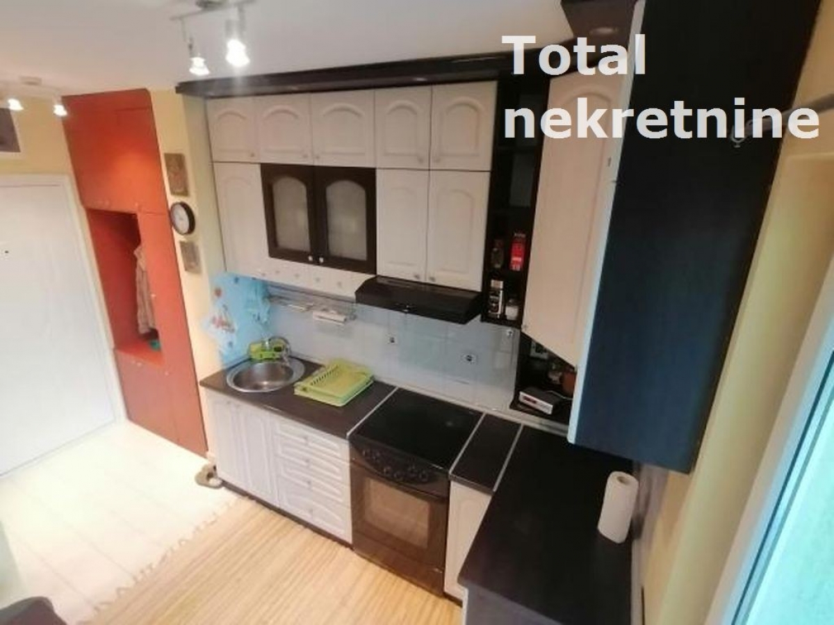 4 Četvorosoban stan NOVI SAD, 122000€