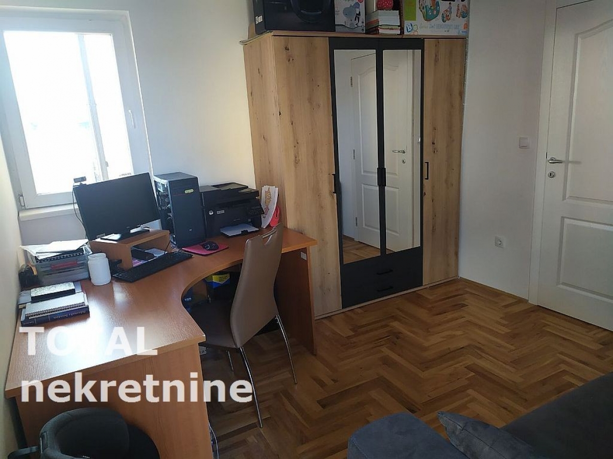 4 Četvorosoban stan NOVI SAD, 108150€