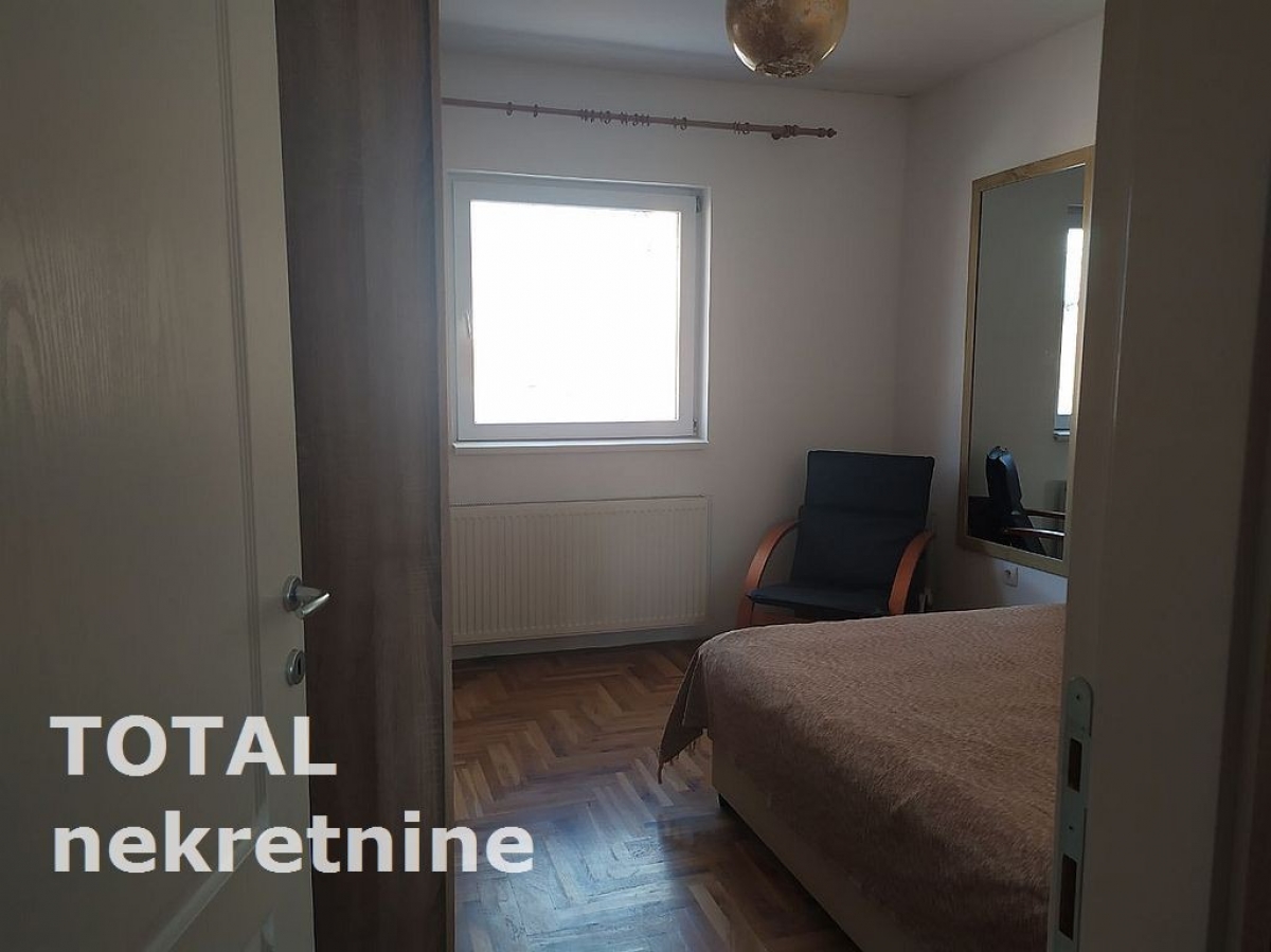 4 Četvorosoban stan NOVI SAD, 108150€