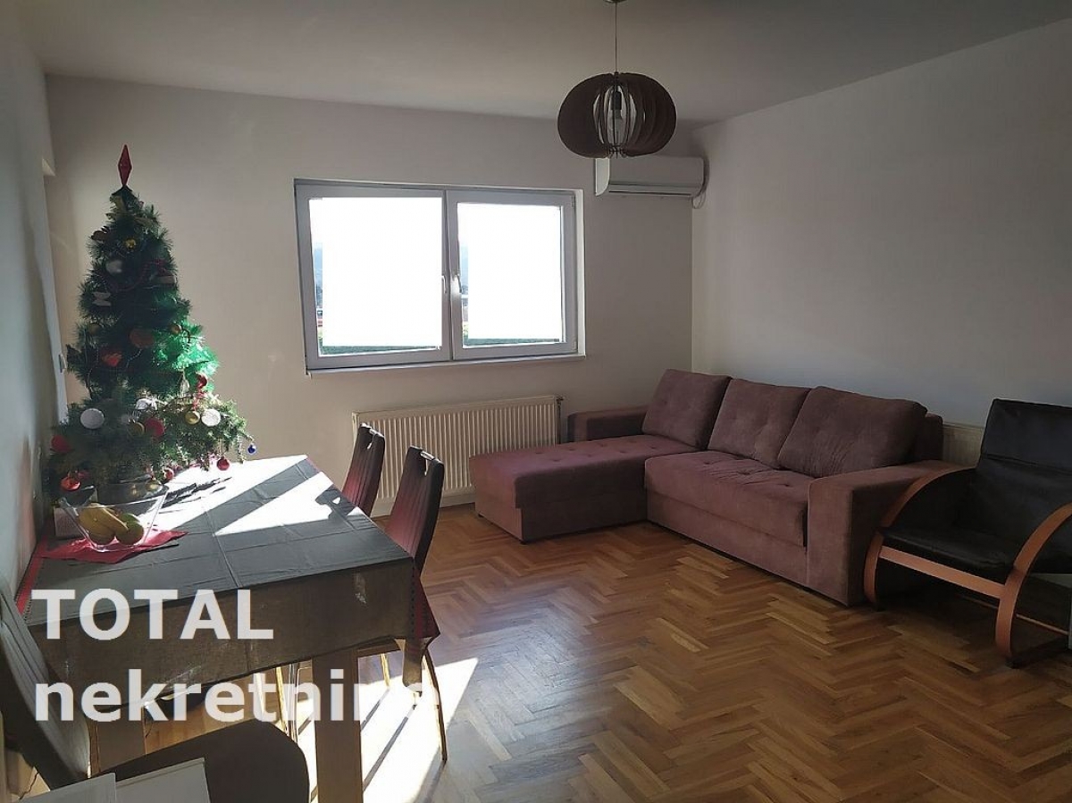 4 Četvorosoban stan NOVI SAD, 108150€