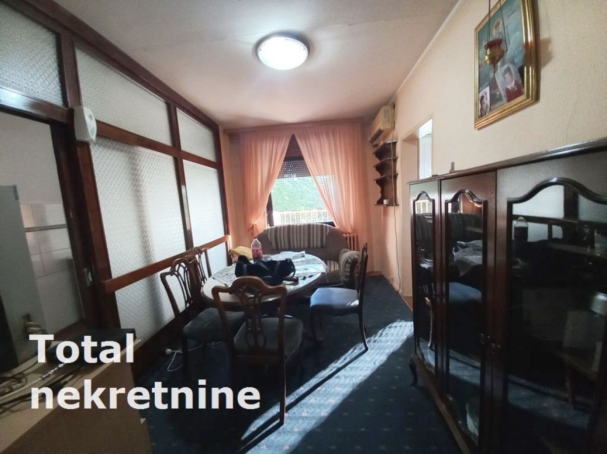 2 Dvosoban stan PETROVARADIN, 92700€