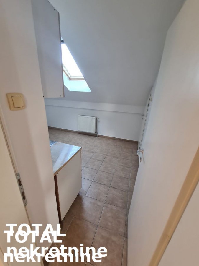 4 Četvorosoban stan NOVI SAD, 256470€