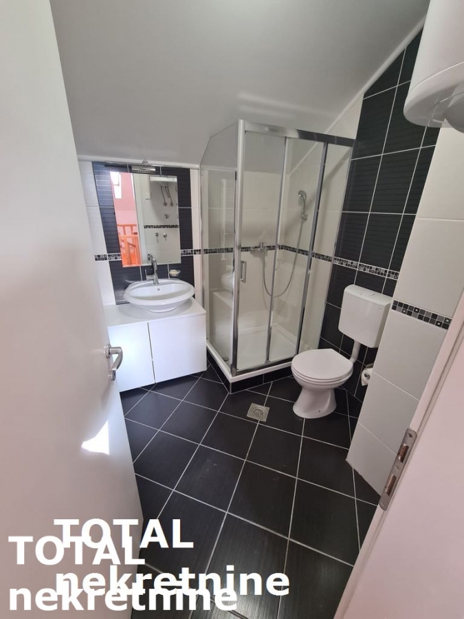 4 Četvorosoban stan NOVI SAD, 256470€