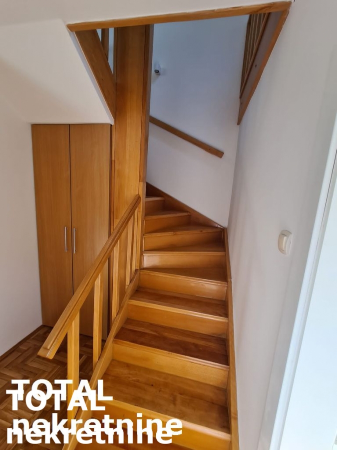 4 Četvorosoban stan NOVI SAD, 256470€