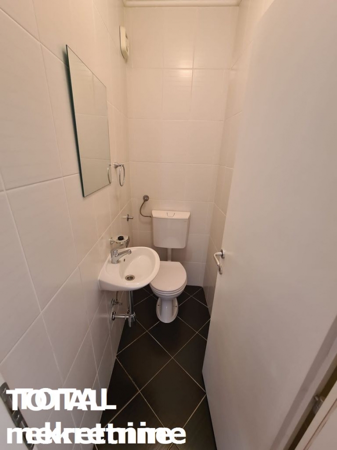 4 Četvorosoban stan NOVI SAD, 256470€