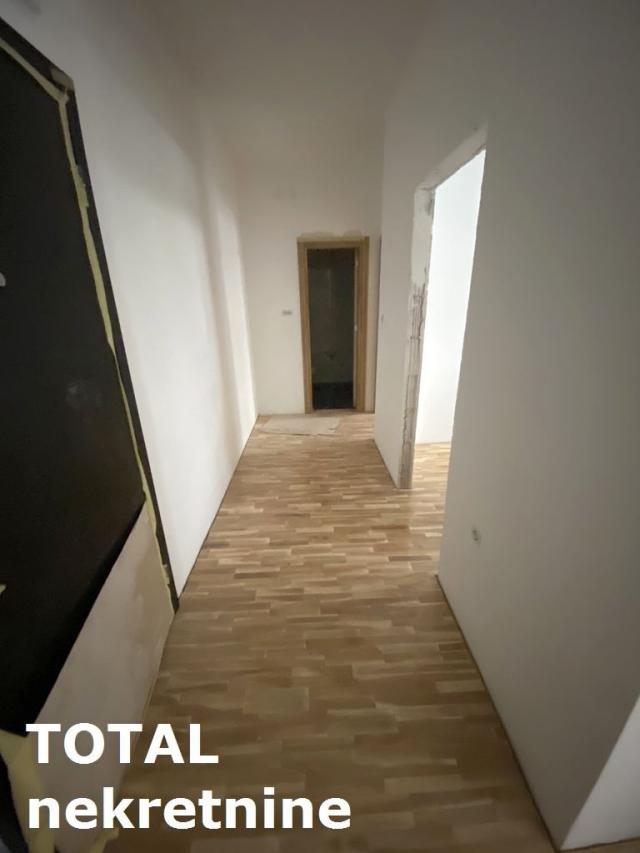 2. 5 Dvoiposoban stan NOVI SAD, 175100€