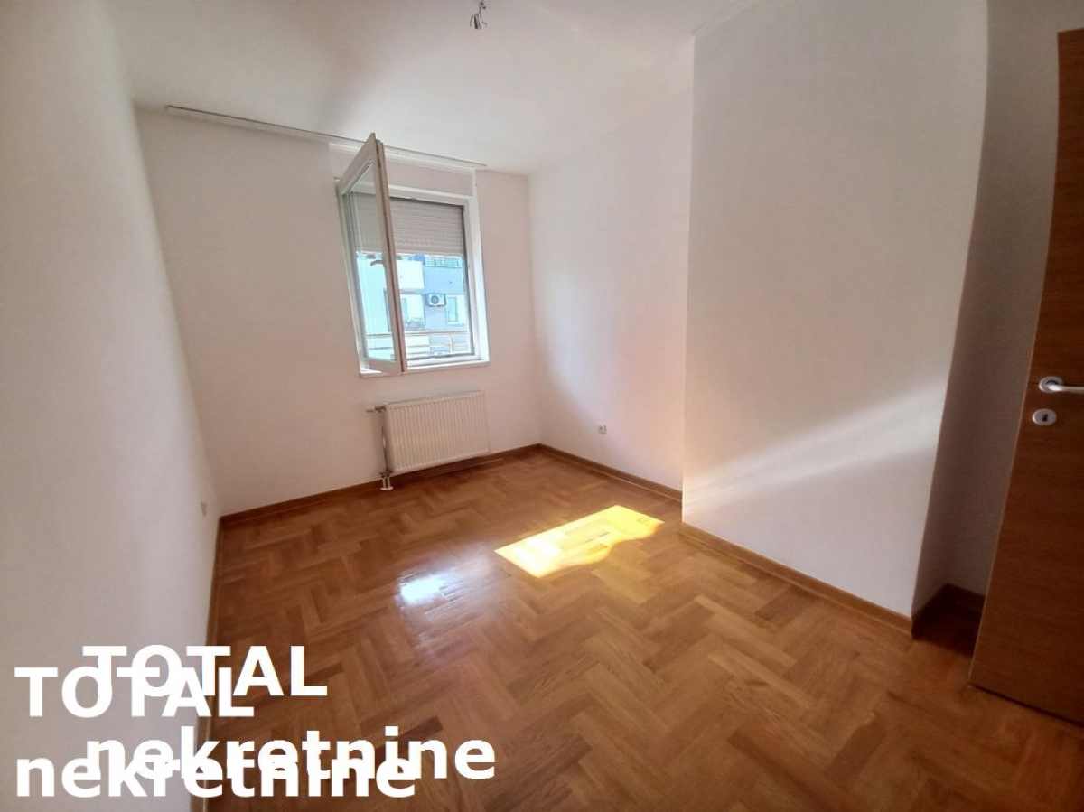 3 Trosoban stan NOVI SAD, 185400€