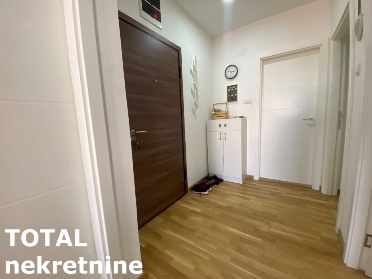 2. 5 Dvoiposoban stan NOVI SAD, 123090€