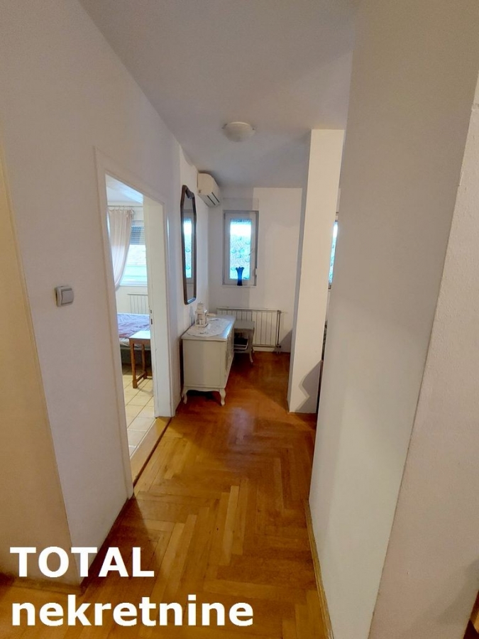 4 Četvorosoban stan NOVI SAD, 195000€