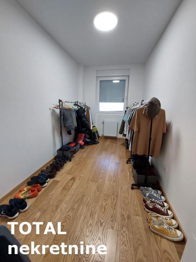 4 Četvorosoban stan NOVI SAD, 247200€