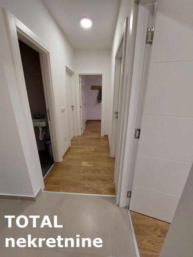 4 Četvorosoban stan NOVI SAD, 247200€