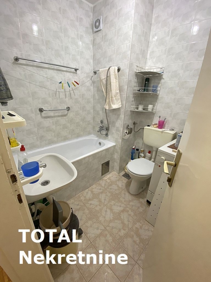 1 Jednosoban stan NOVI SAD, 72600€