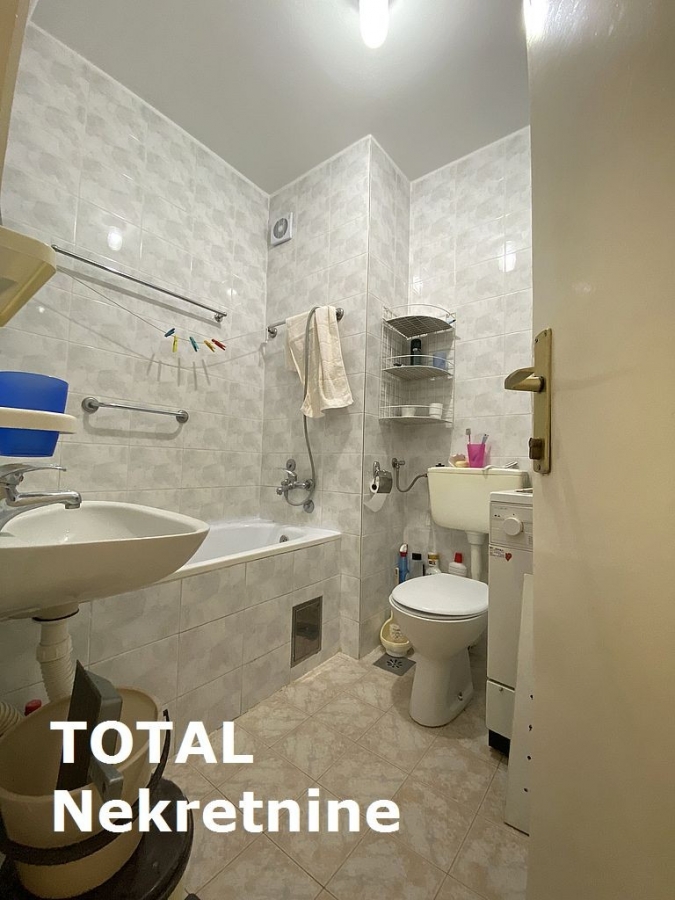 1 Jednosoban stan NOVI SAD, 72600€