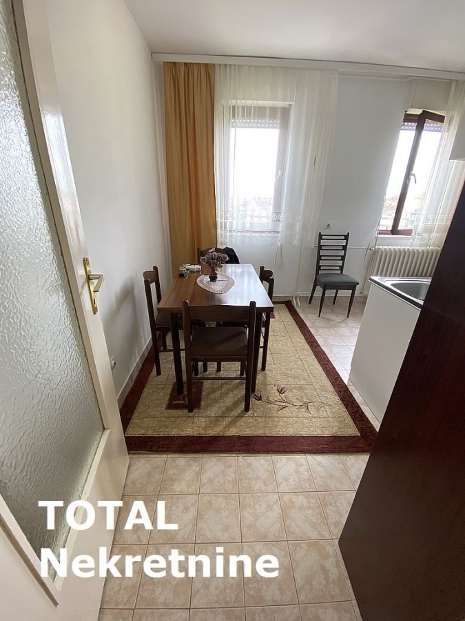 1 Jednosoban stan NOVI SAD, 72600€