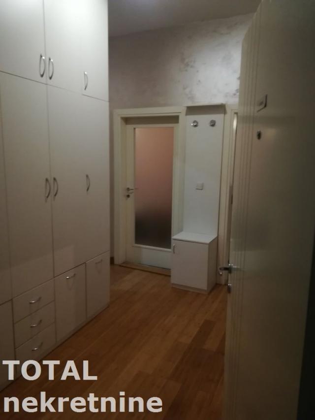 2 Dvosoban stan NOVI SAD, 103000€