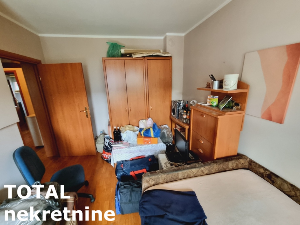 4 Četvorosoban stan NOVI SAD, 231240€