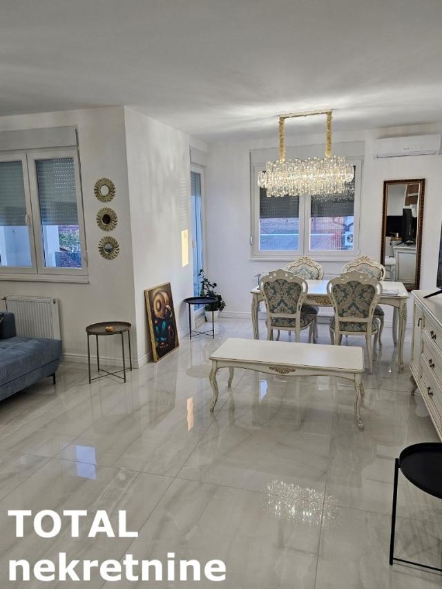 4 Četvorosoban stan NOVI SAD, 236900€