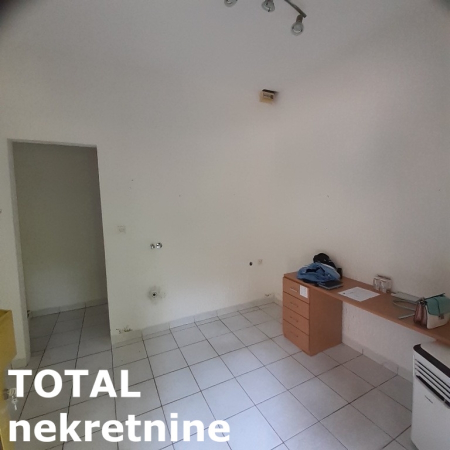 0. 5 Garsonjera NOVI SAD, 30900€