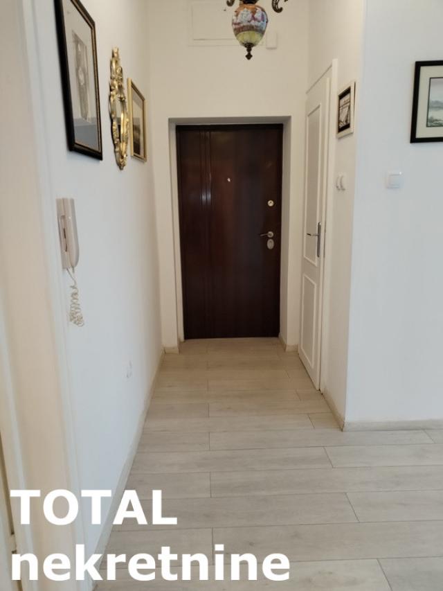 2 Dvosoban stan NOVI SAD, 205000€