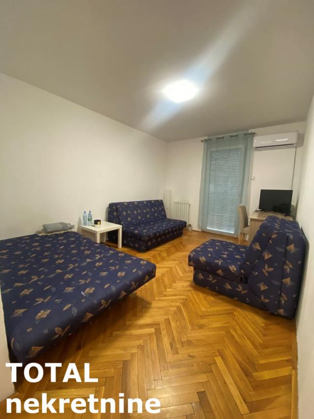 1 Jednosoban stan NOVI SAD, 113300€