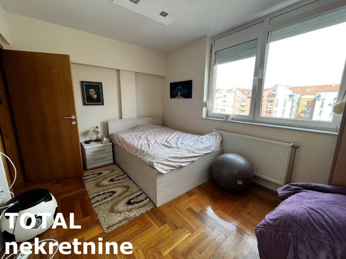 4. 5 Četvoroiposoban stan NOVI SAD, 248750€