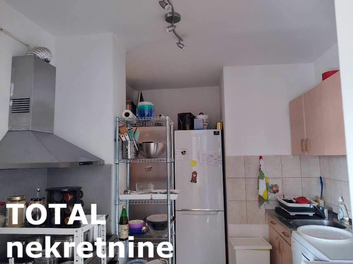 2. 5 Dvoiposoban stan NOVI SAD, 185400€