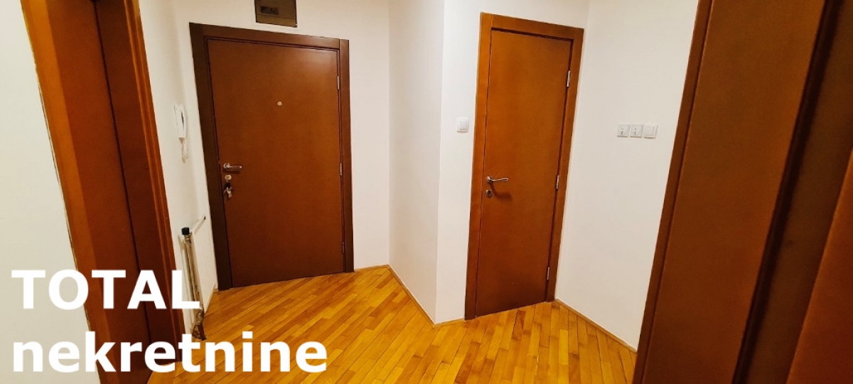 2 Dvosoban stan NOVI SAD, 130300€