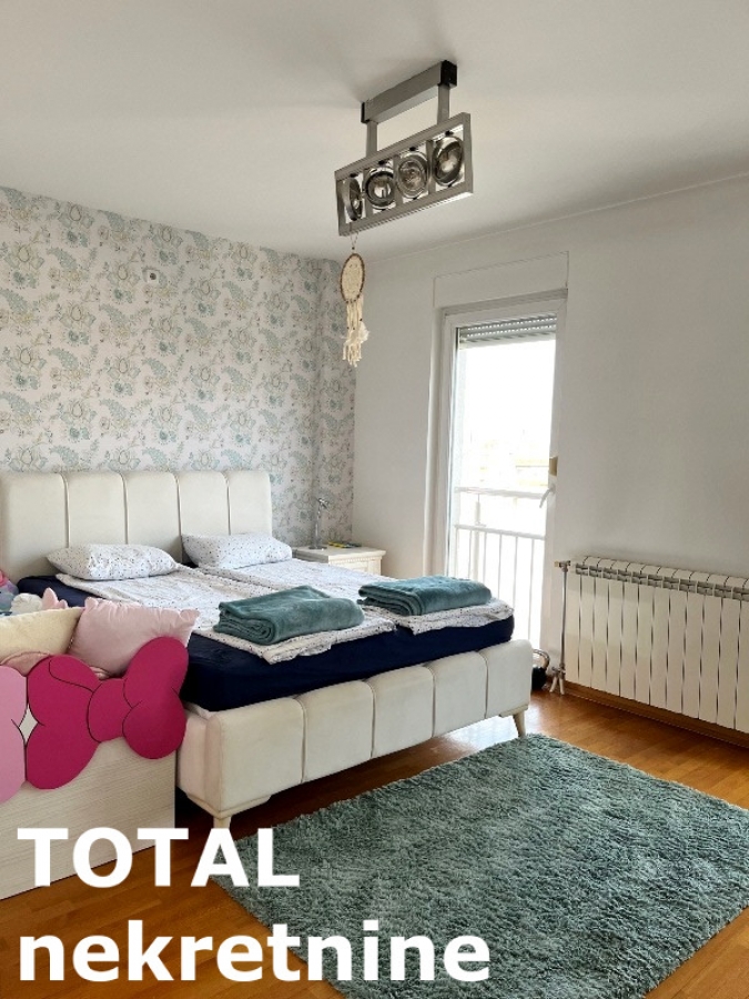 4 Četvorosoban stan NOVI SAD, 381100€