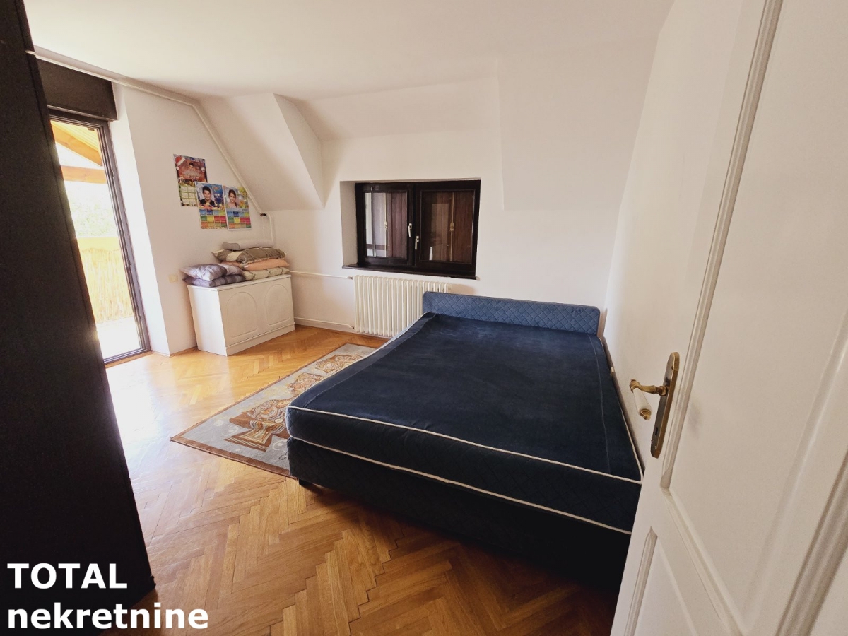 6 Šestosoban stan NOVI SAD, 345050€