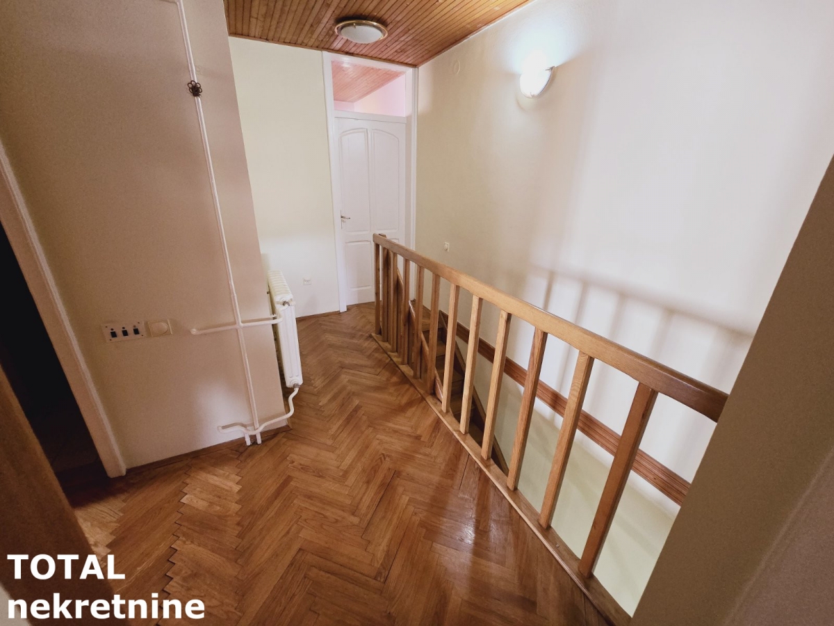 6 Šestosoban stan NOVI SAD, 345050€