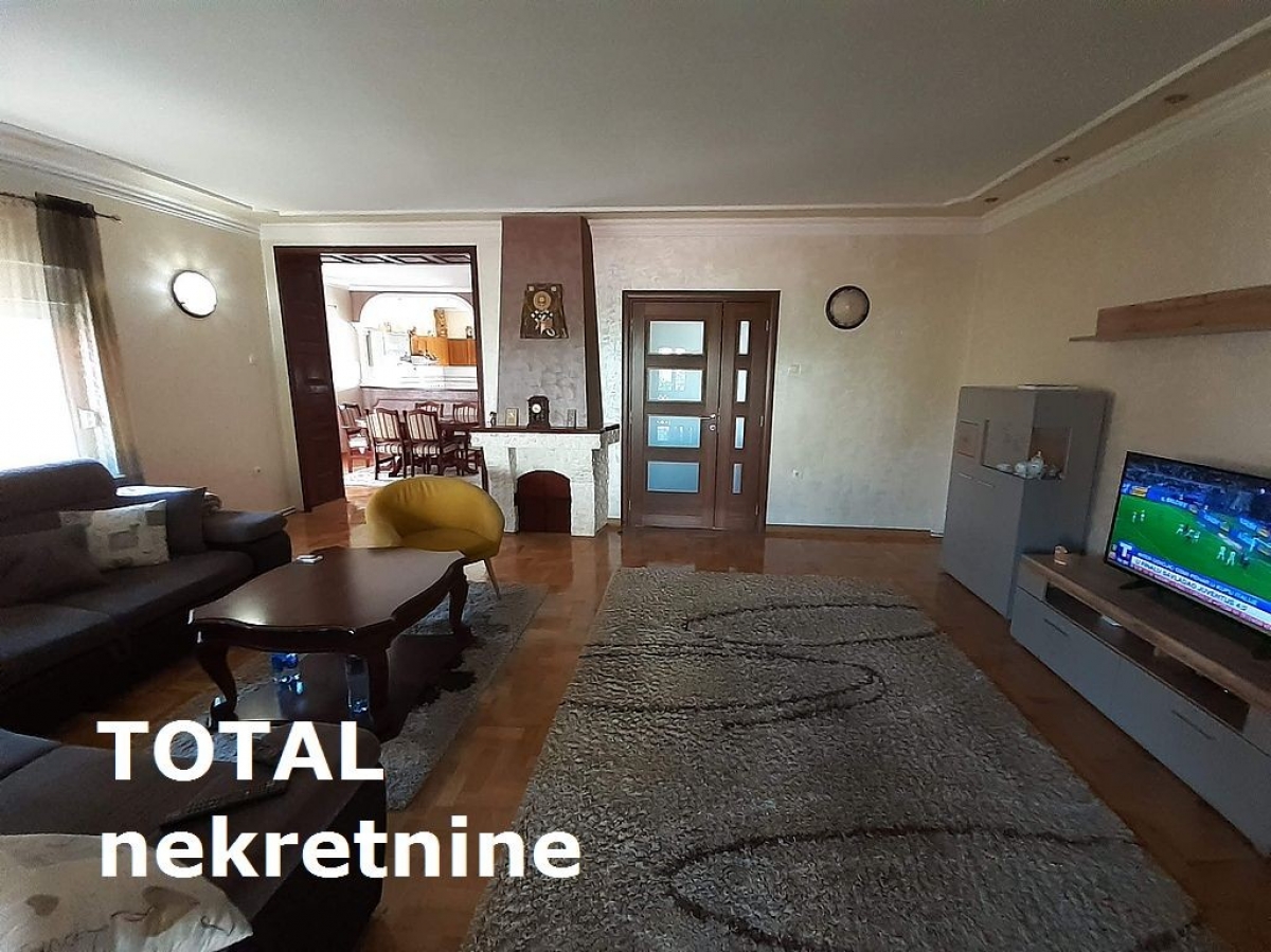 KUćA VETERNIK, 329600€