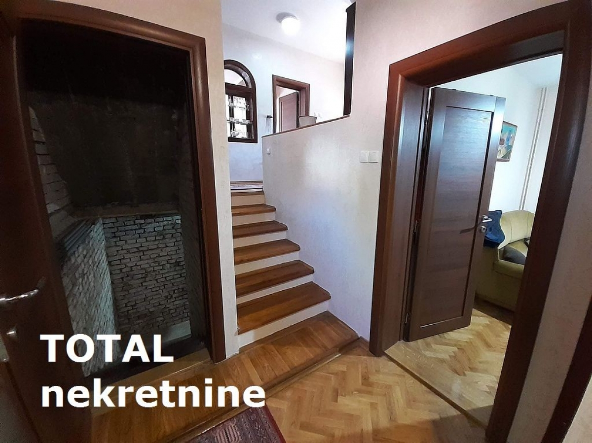 KUćA VETERNIK, 329600€