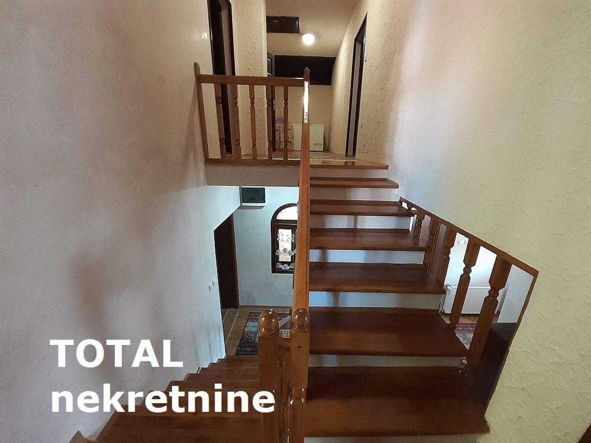 KUćA VETERNIK, 329600€