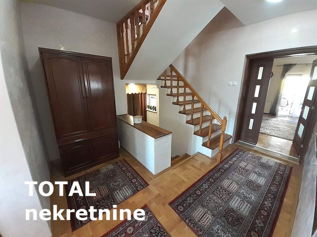 KUćA VETERNIK, 329600€