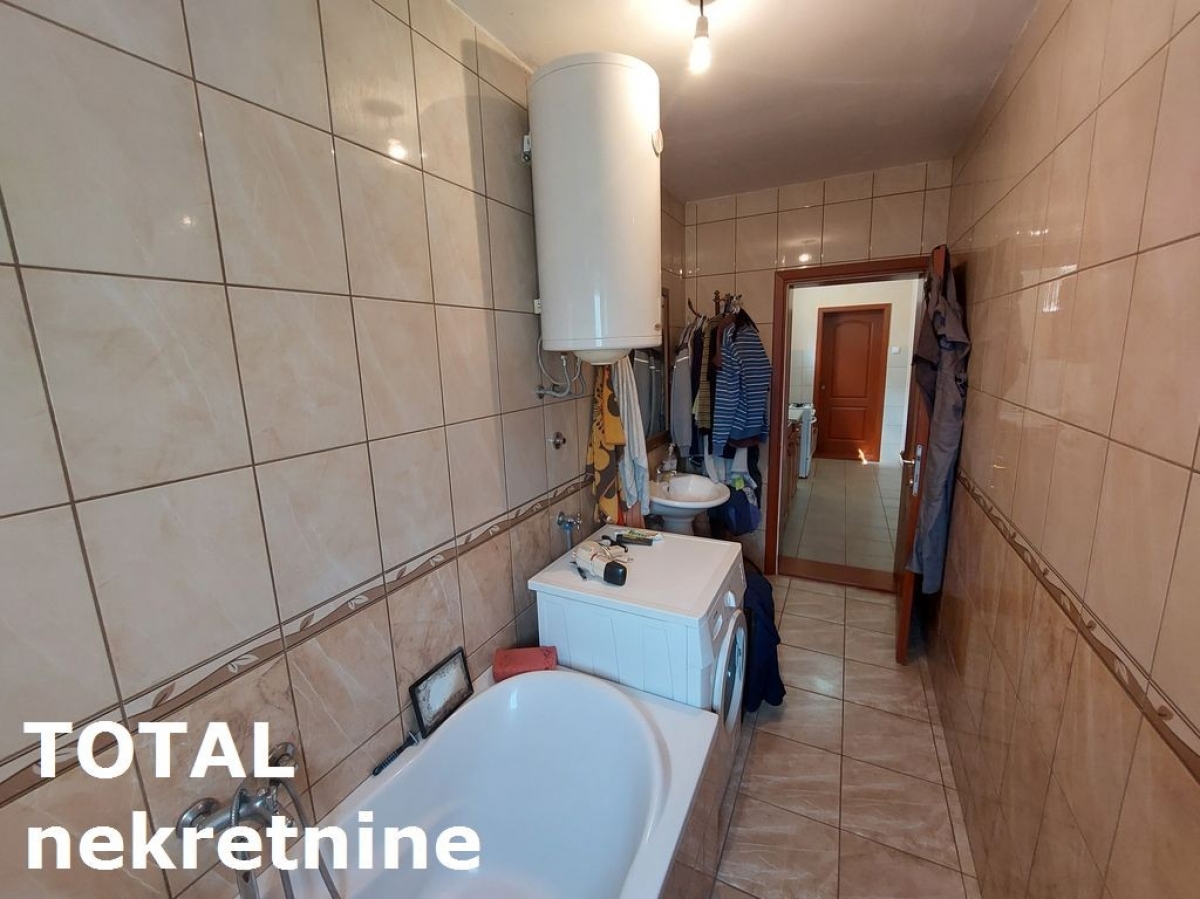 KUćA VETERNIK, 180250€