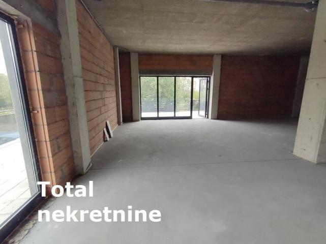 LOKAL SREMSKA KAMENICA, 280420€