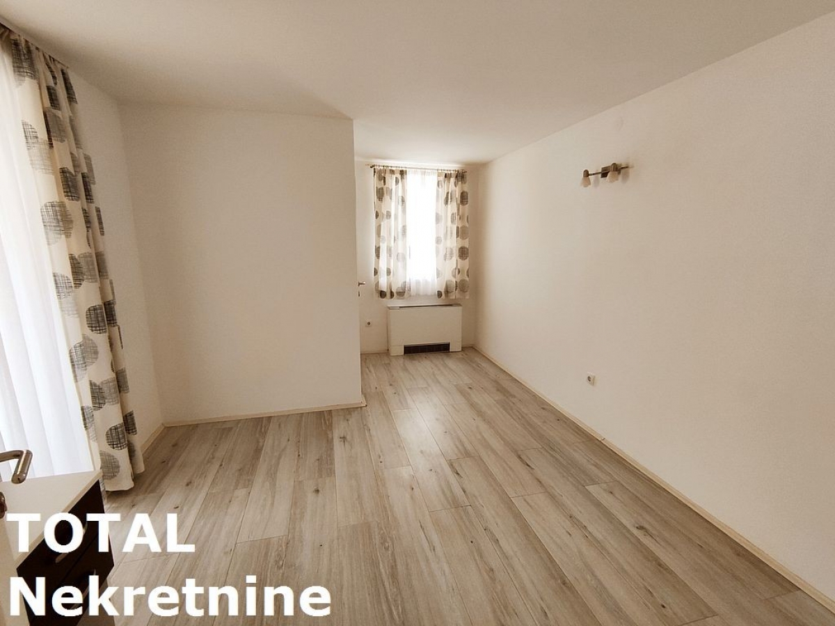 LOKAL VETERNIK, 1100000€