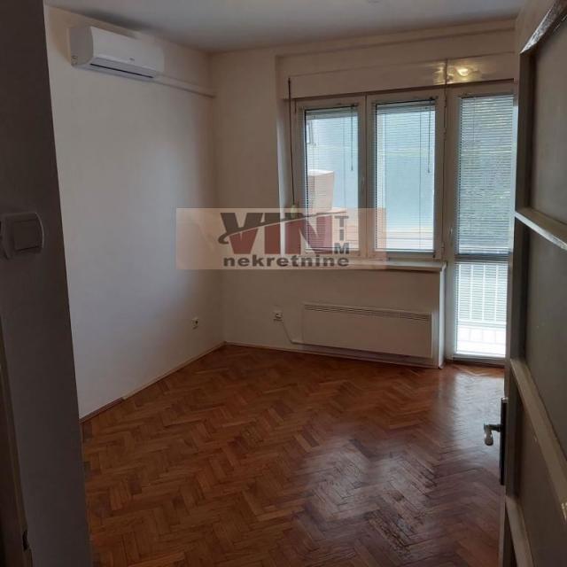 VOZDOVAC VOJVODE STEPE 75m2 , 176000e