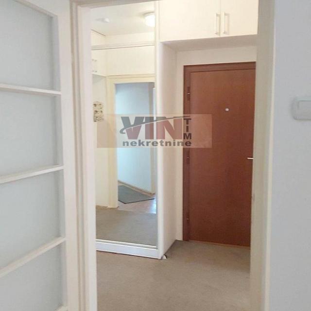 VOZDOVAC VOJVODE STEPE 75m2 , 176000e