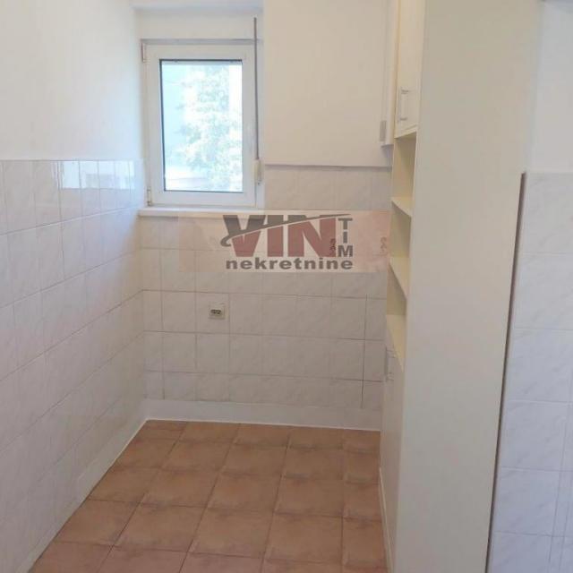 VOZDOVAC VOJVODE STEPE 75m2 , 176000e