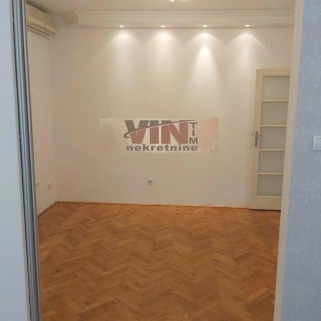 VOZDOVAC VOJVODE STEPE 75m2 , 176000e