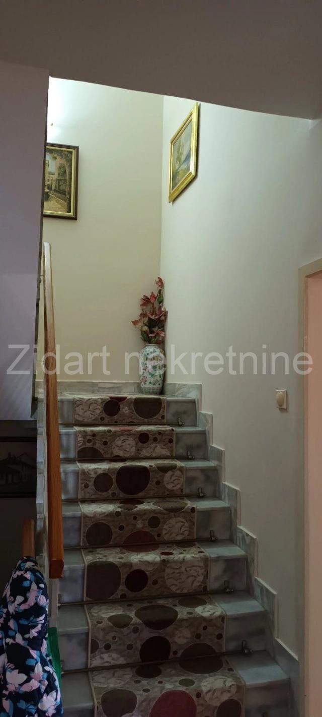 Zemun, Kalvarija, kuća 143m2