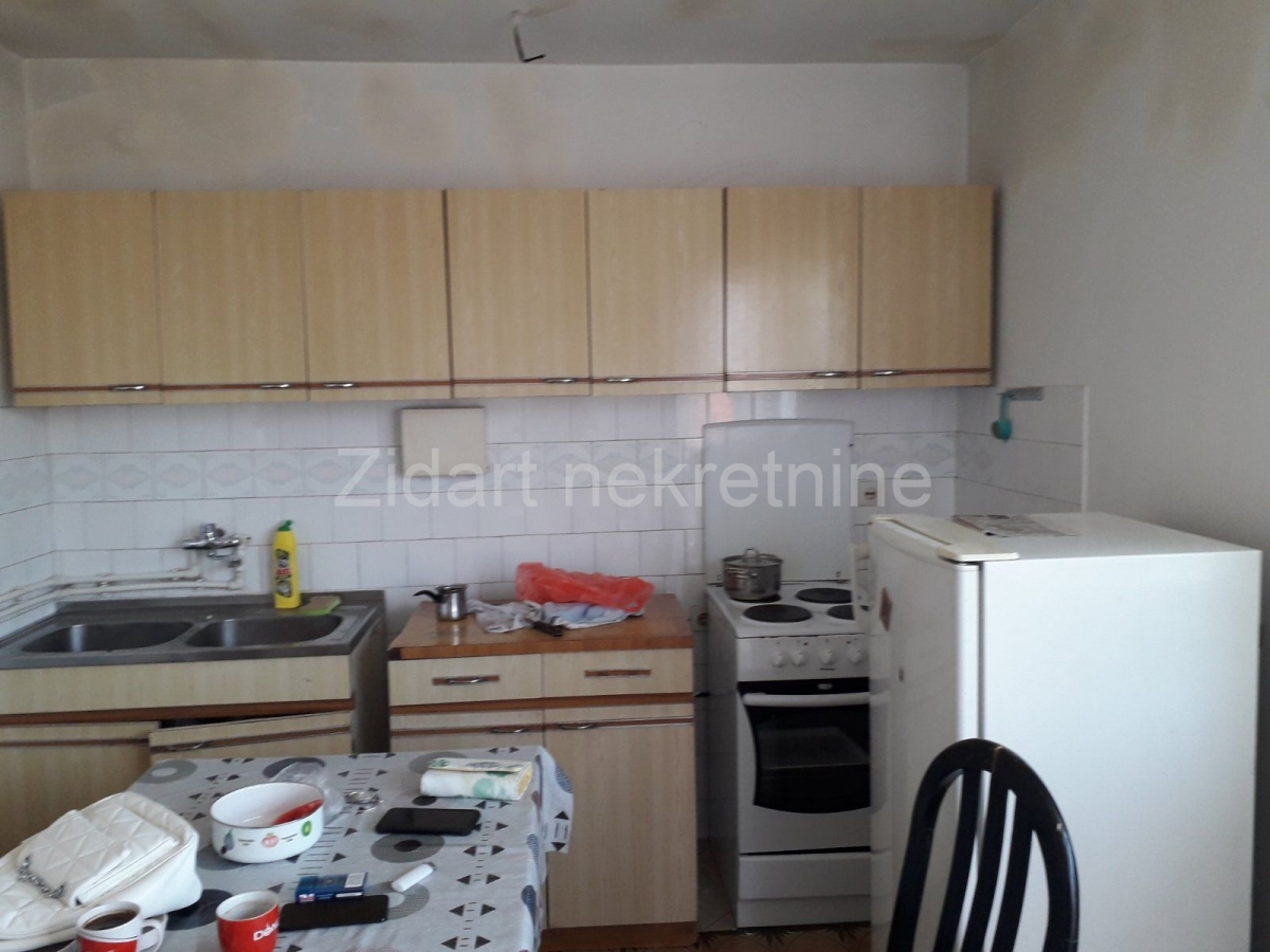 Lazarevac, Branka Pešića, kvalitetna kuća 240m2, 13 ari