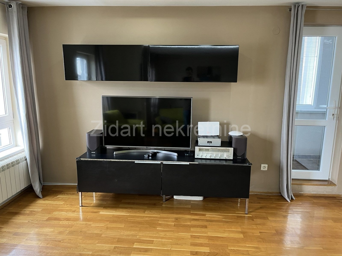 Lux Duplex Penthouse na granici Đerma i Liona, 157m2