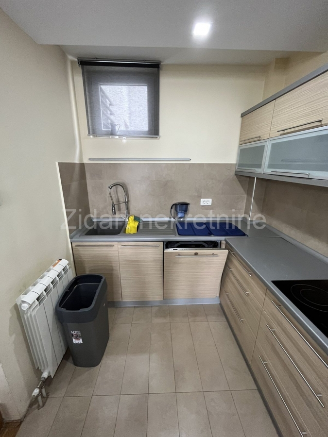 Lux Duplex Penthouse na granici Đerma i Liona, 157m2