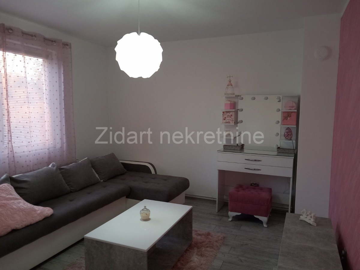 Labudovo brdo, Generala Zgonjanina, 78m2, kompletno renoviran