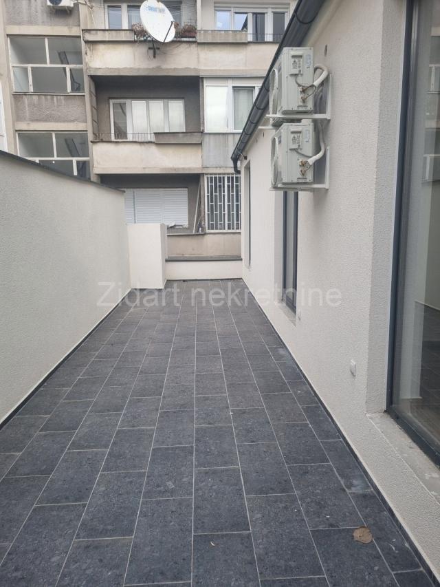 Prespanska, lux stan 72m2+ 30 m2 terase