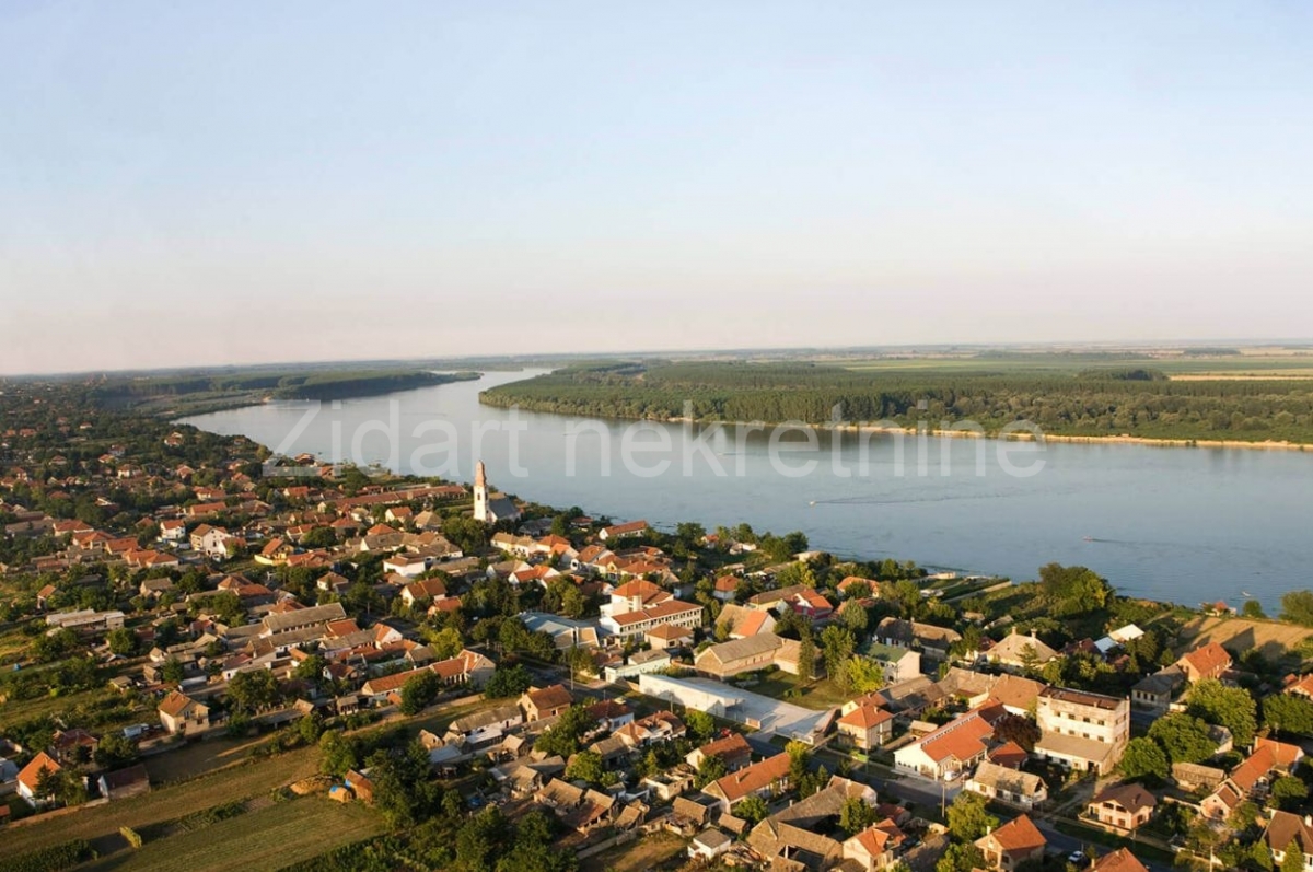 Stari Banovci, White Hill