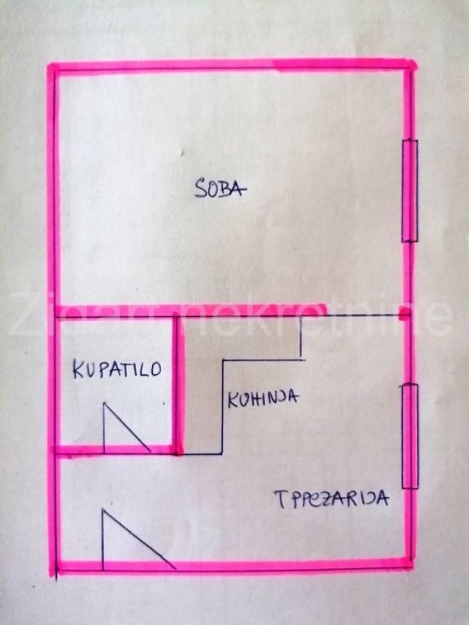 Jedinstven mali salonac Studentski trg