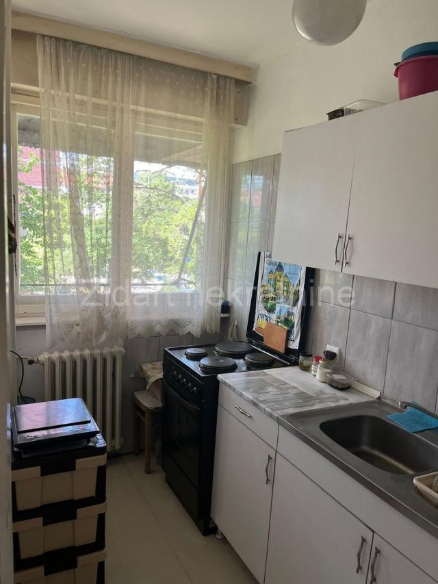 Blok 70, J. Gagarina, izvorno trosoban stan od  80m2